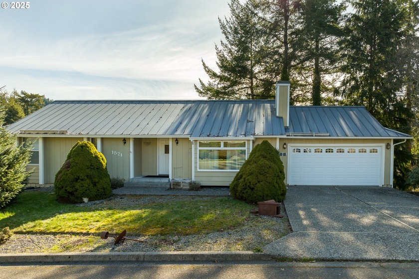 Bring your imagination, your goals and dreams to this unique and - Beach Home for sale in Reedsport, Oregon on Beachhouse.com