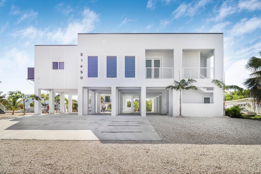 This expansive 4 bedroom, 3 bathroom home offers over 2,300 sq - Beach Home for sale in Big Pine Key, Florida on Beachhouse.com