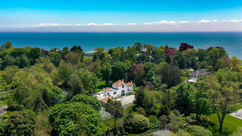 Nestled along a winding lane among some of the Northeast's most - Beach Home for sale in Westport, Connecticut on Beachhouse.com