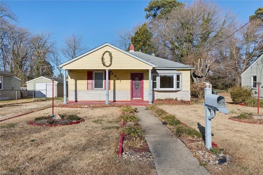 Bring your 203k buyer or investor! 3 bedrooms and 2 bath, family - Beach Home for sale in Hampton, Virginia on Beachhouse.com