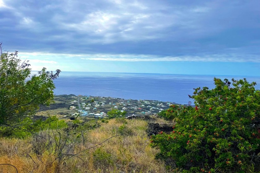 Miloli'i Beach Lots Subdivision is known for its amazing - Beach Lot for sale in Captain Cook, Hawaii on Beachhouse.com