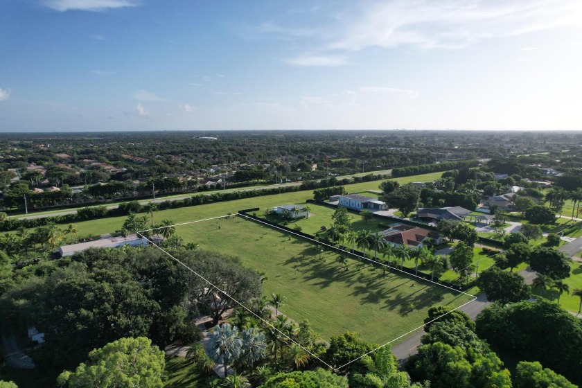 Take off from this community on your private airplane. Purchase - Beach Lot for sale in Delray Beach, Florida on Beachhouse.com