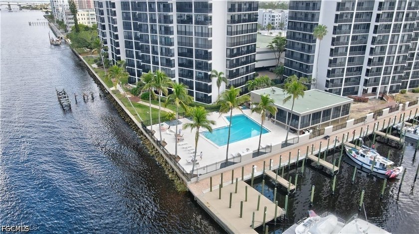 Beautiful 3-bedroom two bath 14th floor condo in the gated - Beach Condo for sale in Fort Myers, Florida on Beachhouse.com