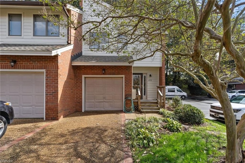 Stunning end-unit condo offering 4 bedrooms, 3.5 baths and an - Beach Condo for sale in Virginia Beach, Virginia on Beachhouse.com