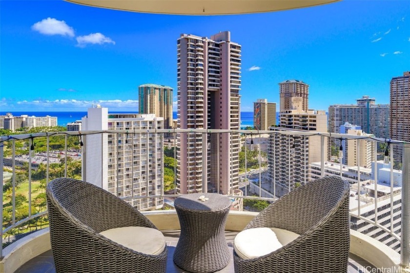 New price!!  3 bedrooms, 3 FULL baths and 2 separate COVERED - Beach Condo for sale in Honolulu, Hawaii on Beachhouse.com