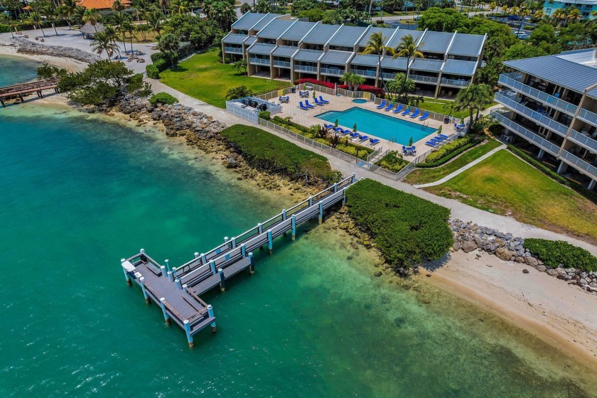 Welcome to this beautifully appointed tri-level townhome in the - Beach Townhome/Townhouse for sale in Marathon, Florida on Beachhouse.com