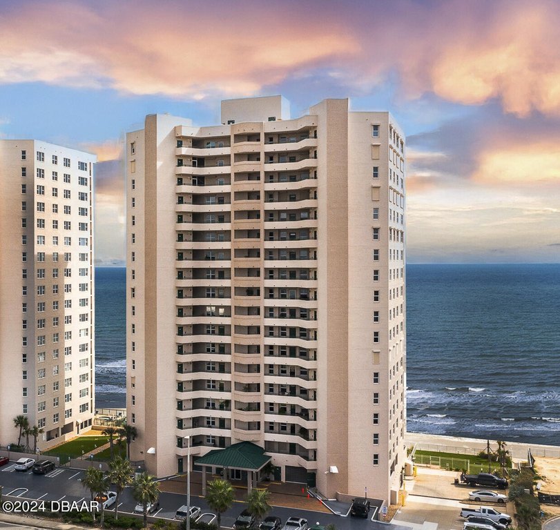 IMMERSE YOURSELF IN OCEANFRONT LUXURY LIVING! Experience the - Beach Condo for sale in Daytona Beach Shores, Florida on Beachhouse.com