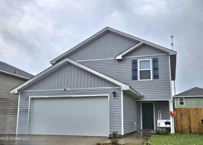 Welcome to your new home!!! This spacious residence future an - Beach Home for sale in Ocean Springs, Mississippi on Beachhouse.com