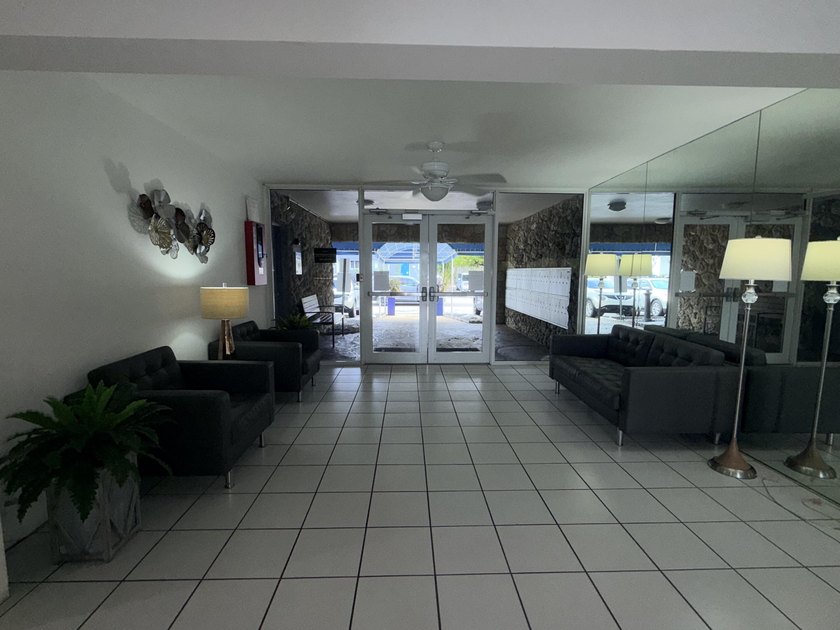 Looking for a water view or NEED DOCKAGE? We have 35' slip - Beach Condo for sale in Fort Lauderdale, Florida on Beachhouse.com