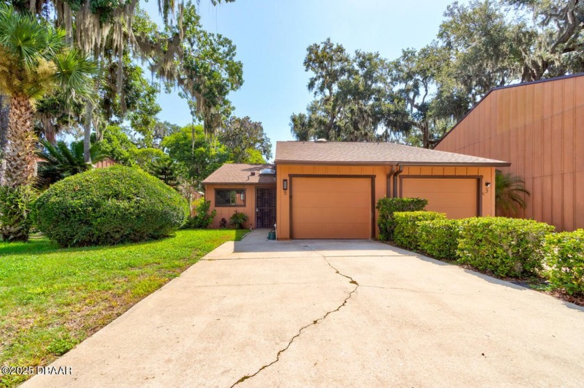 beautifully updated 2-bedroom, 1-bath home in the desirable Park - Beach Townhome/Townhouse for sale in Ormond Beach, Florida on Beachhouse.com
