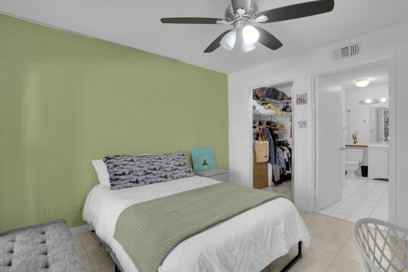 Great investment opportunity in a quiet, gated community in - Beach Condo for sale in Delray Beach, Florida on Beachhouse.com