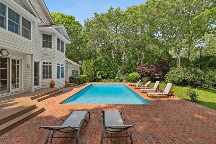 Dreaming of a Hamptons home that serves up the perfect combo of - Beach Home for sale in Wainscott, New York on Beachhouse.com