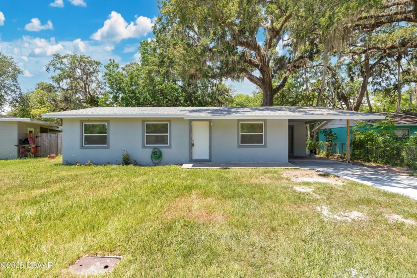 This 3 bed, 1.5 bath split-plan home has been completely updated - Beach Home for sale in Daytona Beach, Florida on Beachhouse.com