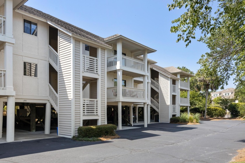 Second-floor, two-bedroom condo overlooking the tennis courts - Beach Condo for sale in Seabrook Island, South Carolina on Beachhouse.com