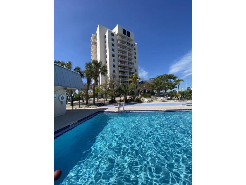 RETREAT TO THE BALCONY OF THIS SUSTAINABLE GETAWAY AND BE - Beach Home for sale in Marathon, Florida on Beachhouse.com