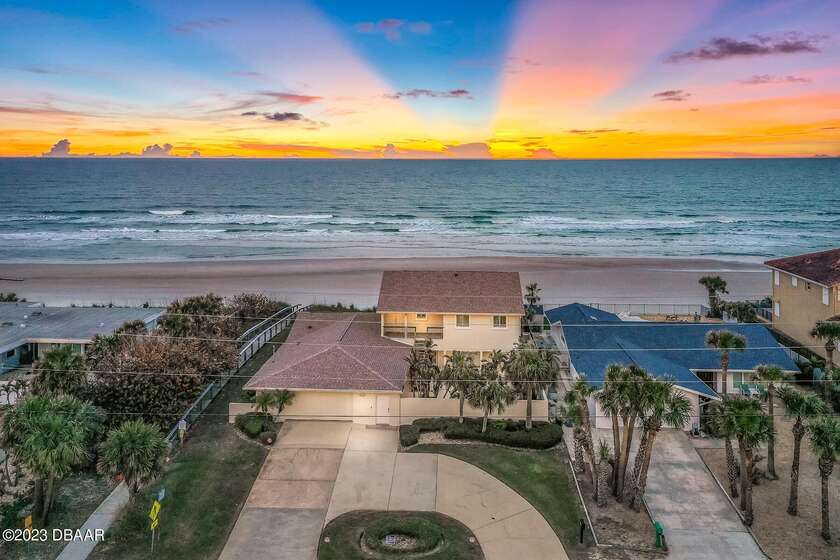 Traditional, Single Family - Ponce Inlet, FL This remarkable - Beach Home for sale in Ponce Inlet, Florida on Beachhouse.com