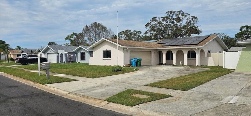 BEAUTIFUL 3 bed 2 bath home with large 2 car garage.  Your home - Beach Home for sale in Seminole, Florida on Beachhouse.com