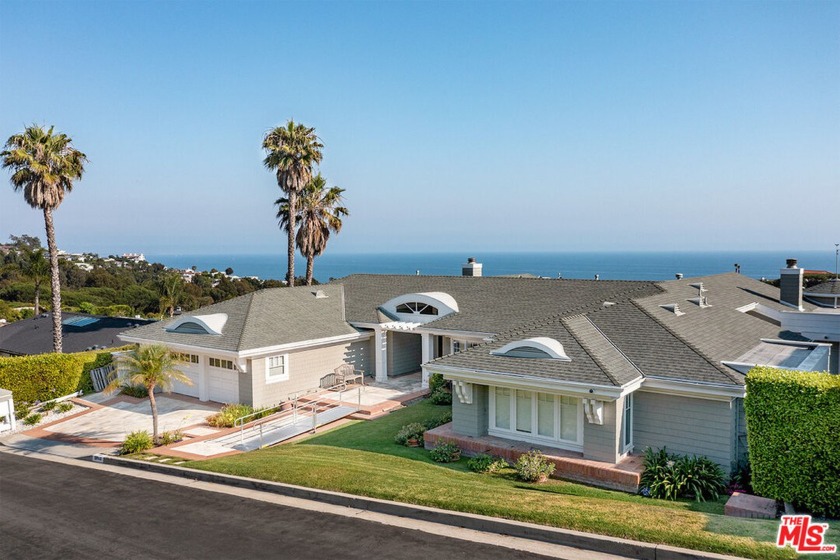 One of the best ocean views in all of Los Angeles. Must be seen - Beach Home for sale in Pacific Palisades, California on Beachhouse.com