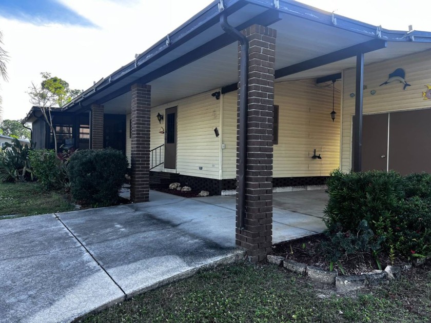 TIRED OF SNOW,ICE AND COLD, TRADE IT IN FOR SUN,WARM AND WHITE - Beach Home for sale in North Fort Myers, Florida on Beachhouse.com