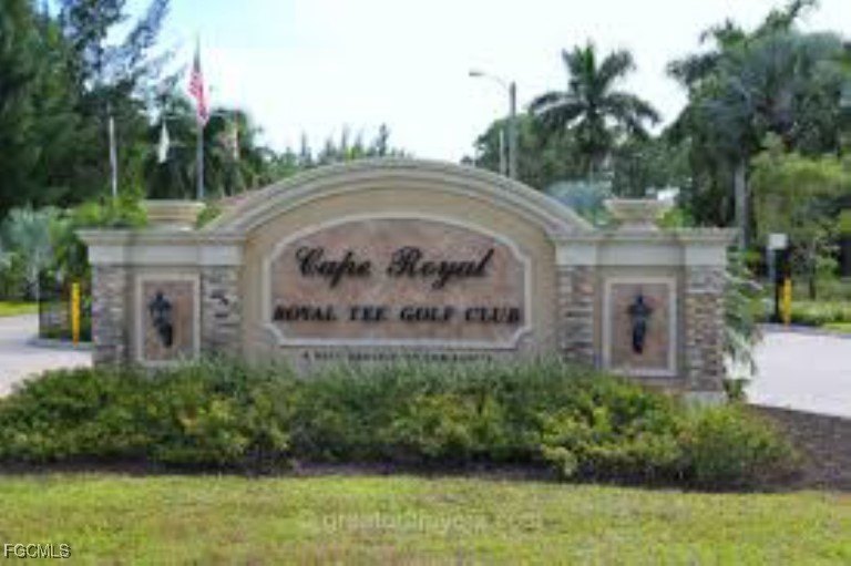 Hurry before all the lots are gone in this beautiful golfing - Beach Lot for sale in Cape Coral, Florida on Beachhouse.com