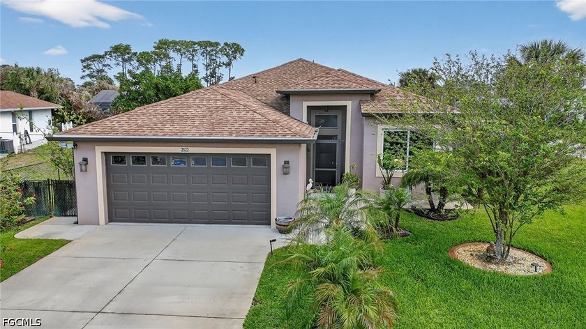 Beautifully upgraded 3 bedroom home with a 2 car garage - Beach Home for sale in Lehigh Acres, Florida on Beachhouse.com