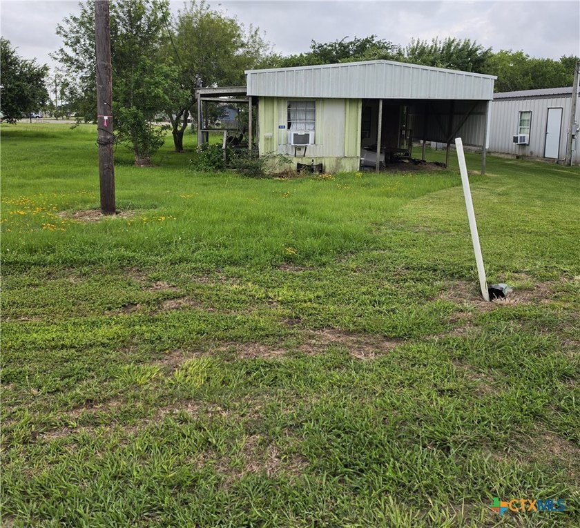 Corner of Main St. & W. Austin Ave.: paved access, utilities on - Beach Lot for sale in Seadrift, Texas on Beachhouse.com