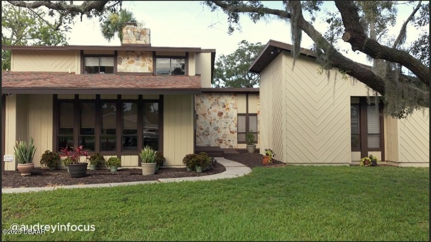 Stunning Home in an Excellent Location! Welcome to this - Beach Home for sale in Ormond Beach, Florida on Beachhouse.com