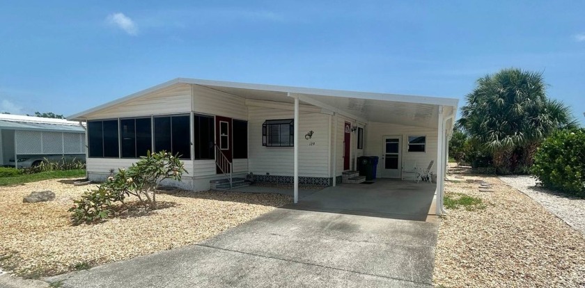 Don't miss this incredible opportunity to own a charming - Beach Home for sale in Bradenton, Florida on Beachhouse.com