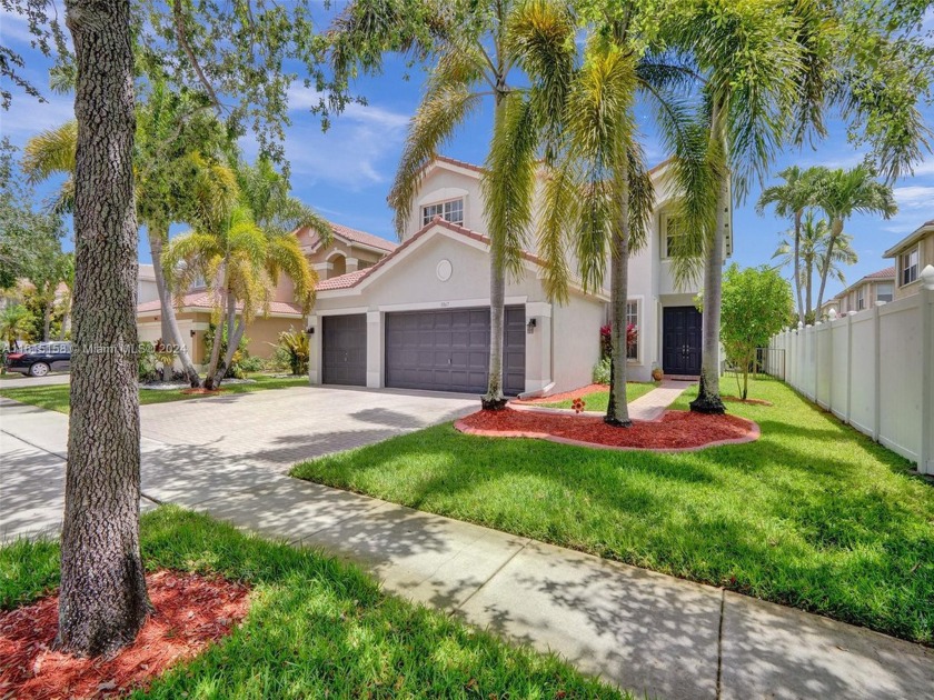 Beautiful *6Bedroom 4Bath 3Car Garage*Pool and Lake* Lots of - Beach Home for sale in Miramar, Florida on Beachhouse.com