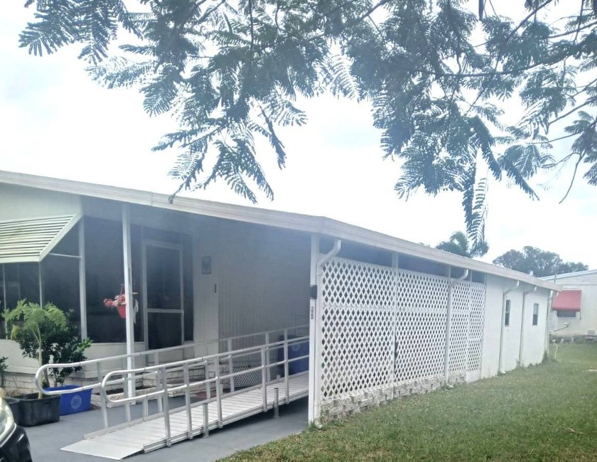 Vero Beach Home for Sale in a 55+ pet-friendly Community.  This - Beach Home for sale in Vero Beach, Florida on Beachhouse.com