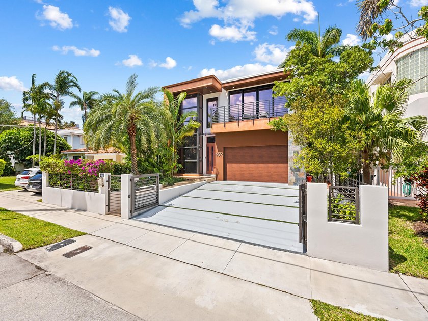 Simply Exceptional-A Must See! Built in 2022, this gated 50' - Beach Home for sale in Fort Lauderdale, Florida on Beachhouse.com