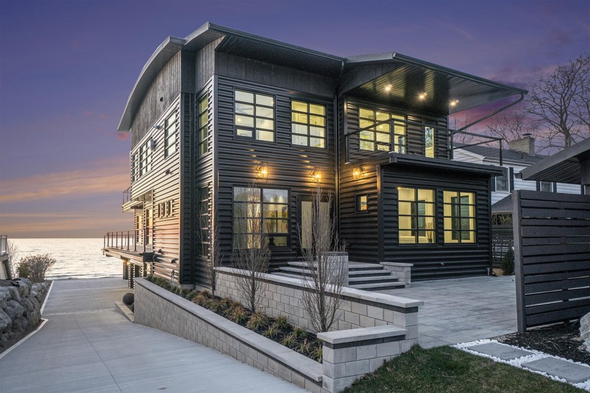This Lake Michigan contemporary home is a stunning architectural - Beach Home for sale in South Haven, Michigan on Beachhouse.com