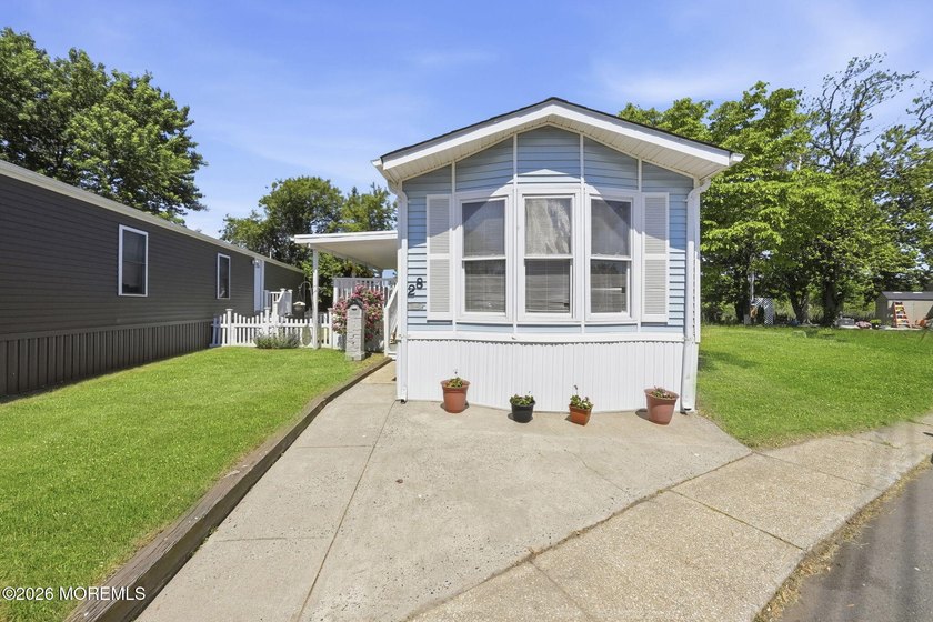 Welcome to 28 Bayshore Manor, Hazlet - move-in ready and - Beach Home for sale in Hazlet, New Jersey on Beachhouse.com