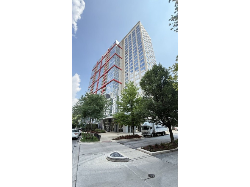 Situated in the popular Museum Park Place building within the - Beach Home for sale in Chicago, Illinois on Beachhouse.com