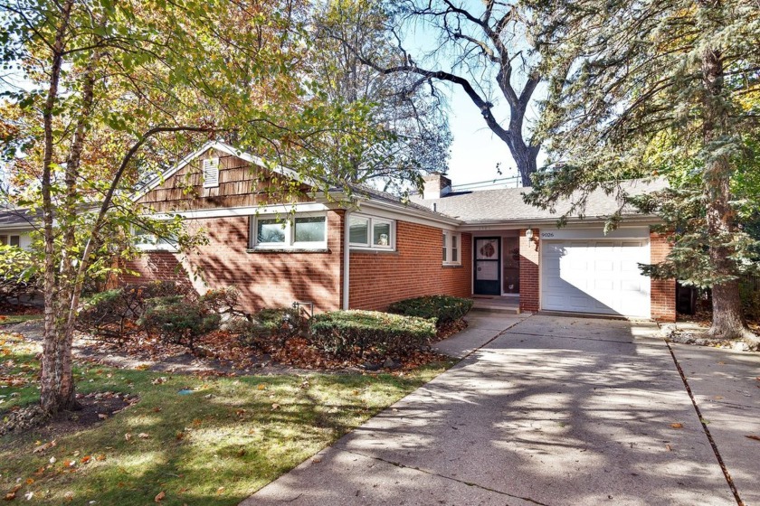 Three bedroom, 1 full and 2 half baths, ranch in great condition - Beach Home for sale in Skokie, Illinois on Beachhouse.com