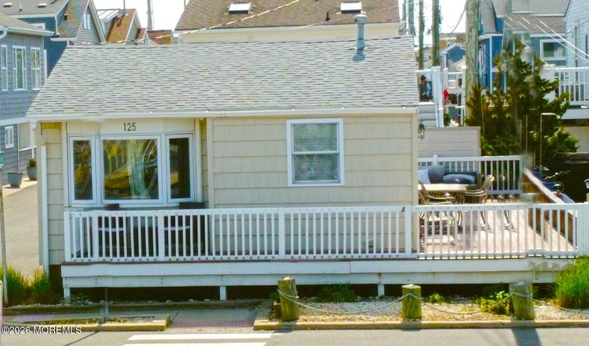 Ocean Beach 11, OWNED LAND, this move-in-ready shore cottage - Beach Home for sale in Lavallette, New Jersey on Beachhouse.com