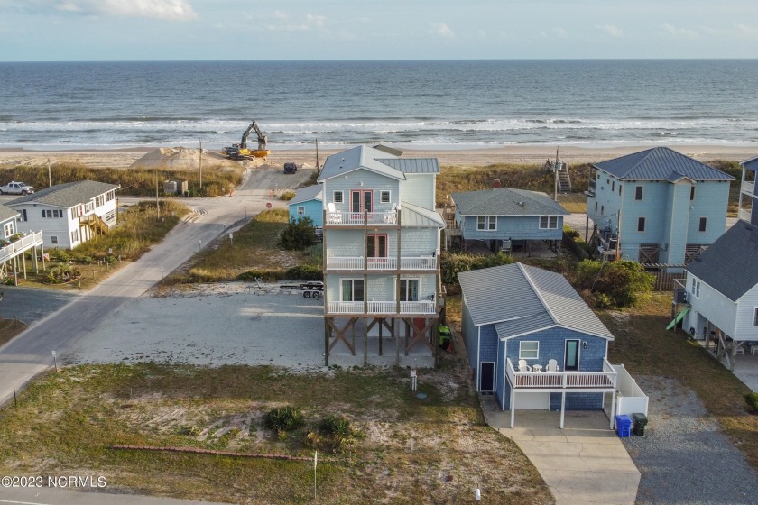 Spectacular Ocean and Sound Views! This custom-built home in - Beach Home for sale in North Topsail Beach, North Carolina on Beachhouse.com