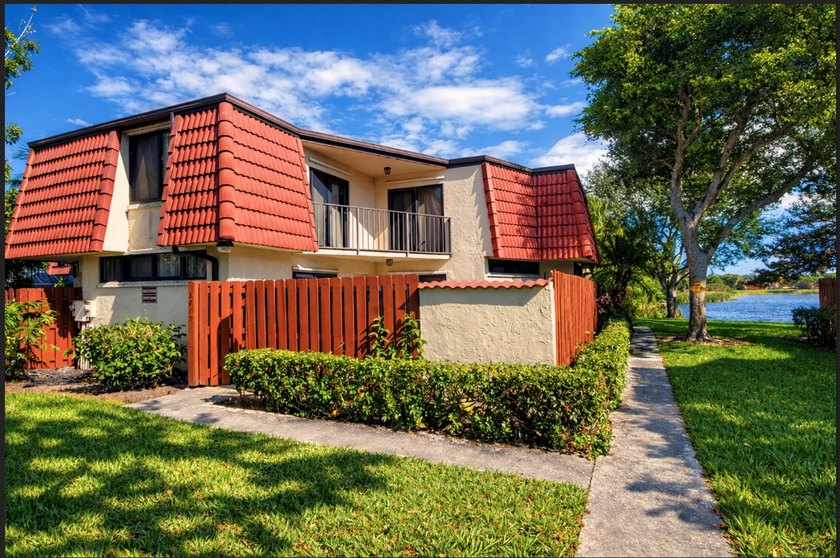This beautiful property count with hurricane- impact windows and - Beach Townhome/Townhouse for sale in West Palm Beach, Florida on Beachhouse.com