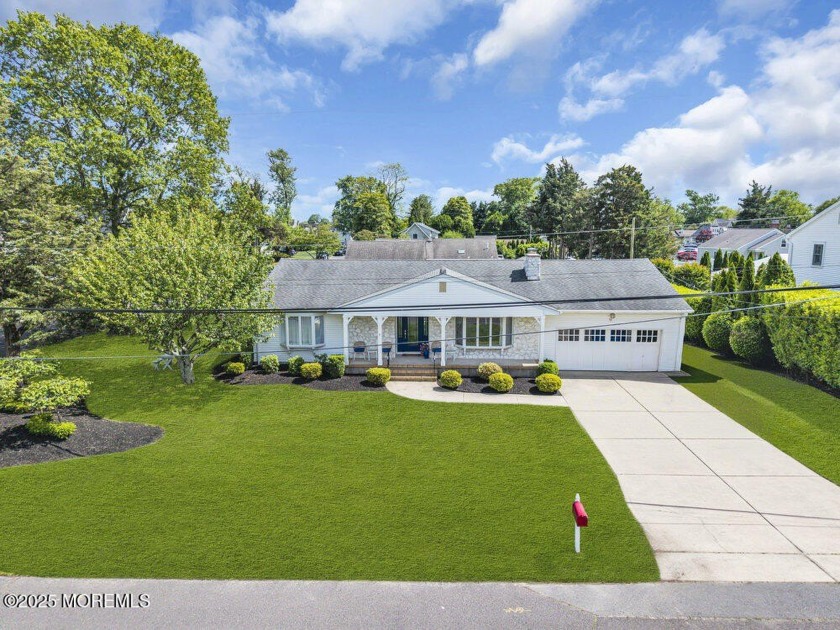 Welcome home! This spacious Ranch house offers over 3,000 square - Beach Home for sale in Spring Lake, New Jersey on Beachhouse.com