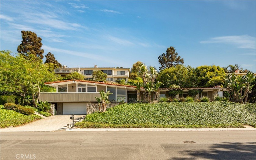 Sweeping Ocean  Coastline Views in Lower Malaga Cove!  This - Beach Home for sale in Palos Verdes Estates, California on Beachhouse.com