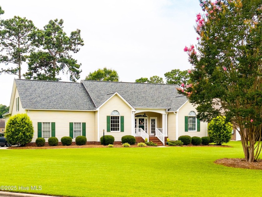 Welcome to this beautifully landscaped and lovingly maintained - Beach Home for sale in New Bern, North Carolina on Beachhouse.com