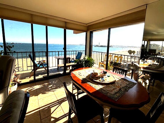 Relax and live a life surrounded by astonish ocean views - Beach Condo for sale in Long Beach, California on Beachhouse.com