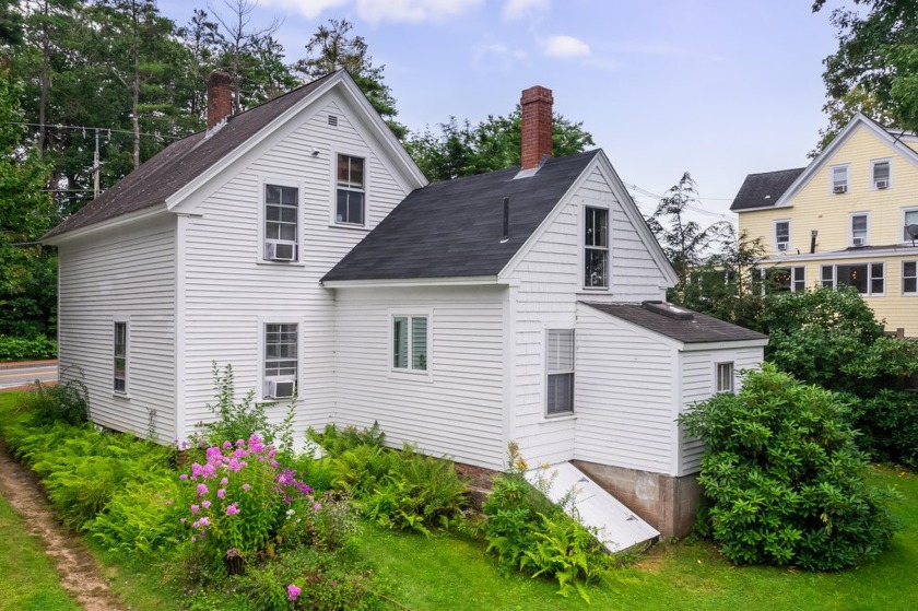 Charming New Englander in the Heart of Ogunquit - welcome to - Beach Home for sale in Ogunquit, Maine on Beachhouse.com
