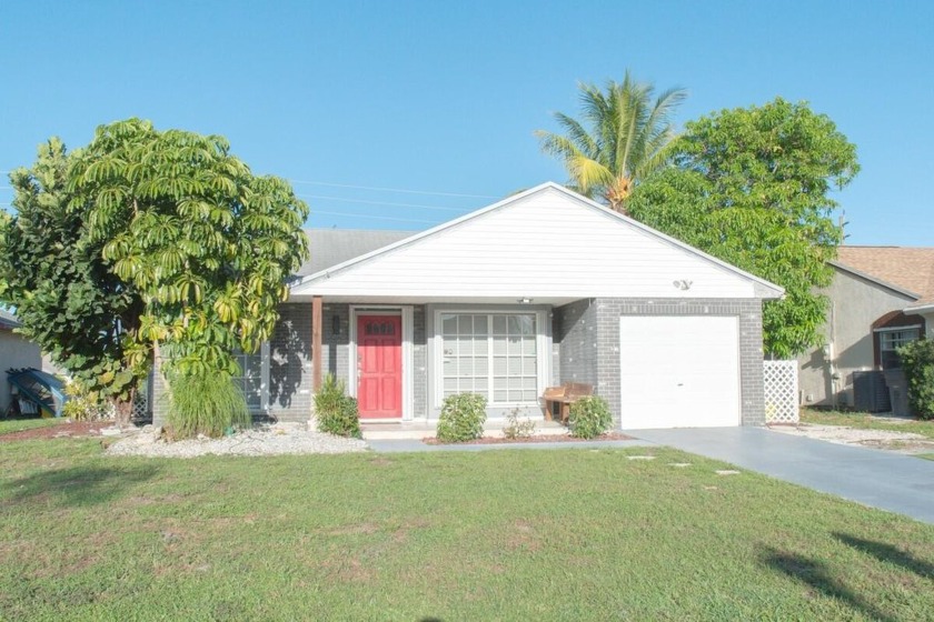 Hurry to take advantage of this lovely home located in the heart - Beach Home for sale in Boynton Beach, Florida on Beachhouse.com