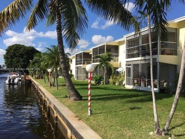 Beautiful 2BR/2BA waterfront condo in the heart of Pompano - Beach Condo for sale in Pompano Beach, Florida on Beachhouse.com