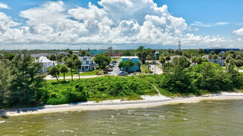 Live your dream waterfront lifestyle on the Indian River-where - Beach Lot for sale in Fort Pierce, Florida on Beachhouse.com