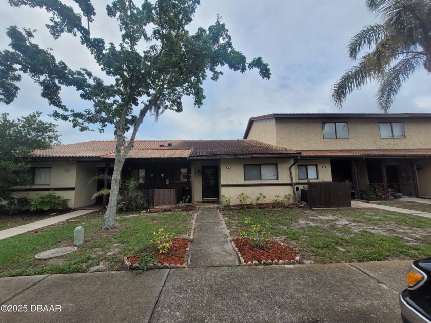 Wonderful Townhomes West in Port Orange. This great development - Beach Townhome/Townhouse for sale in Port Orange, Florida on Beachhouse.com