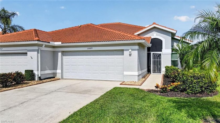 You found it! Beautiful water/golf-view villa with a 2-car - Beach Townhome/Townhouse for sale in Bonita Springs, Florida on Beachhouse.com