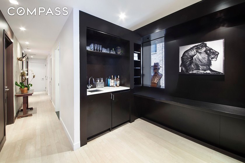 This gorgeous four bedroom, four bathroom triplex condominium is - Beach Condo for sale in New York, New York on Beachhouse.com