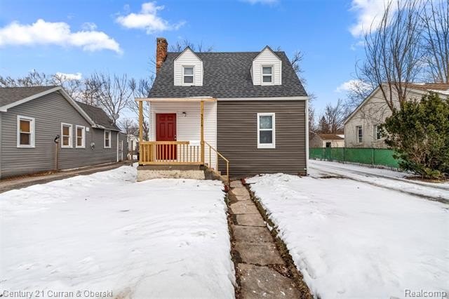Welcome to this beautifully updated bungalow. This move in ready - Beach Home for sale in Detroit, Michigan on Beachhouse.com
